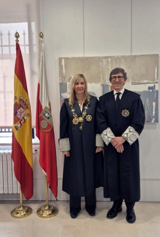La presidenta del Tribunal Supremo y del CGPJ, Isabel Perelló, con el presidente del TSJ cántabro, José Arsuaga